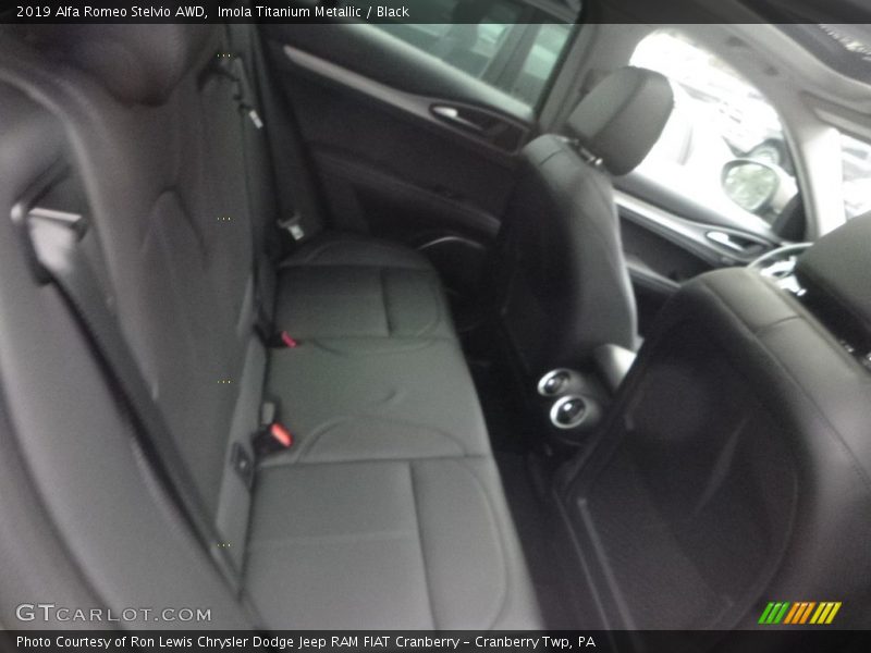 Imola Titanium Metallic / Black 2019 Alfa Romeo Stelvio AWD