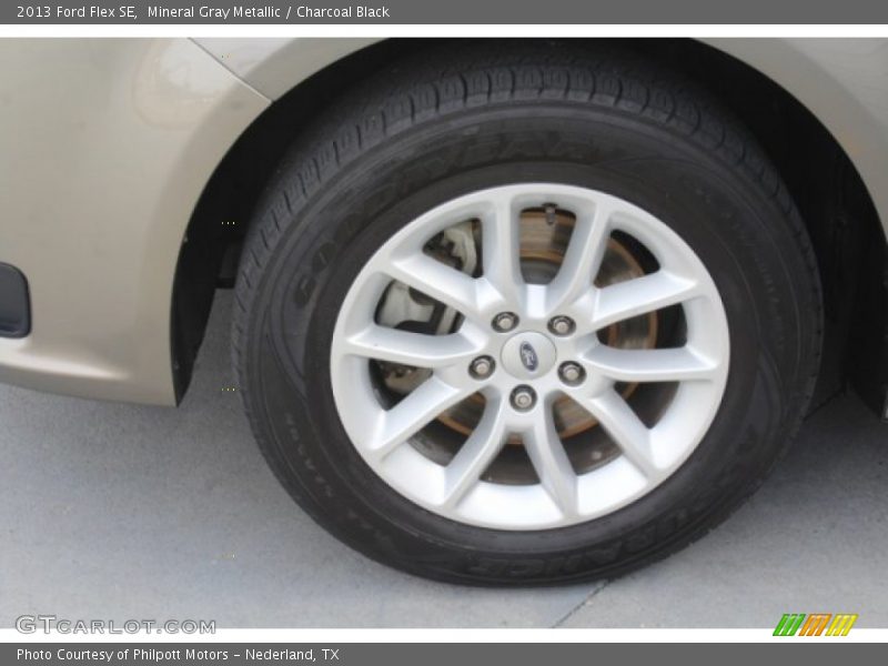 Mineral Gray Metallic / Charcoal Black 2013 Ford Flex SE