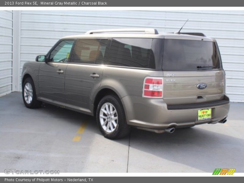 Mineral Gray Metallic / Charcoal Black 2013 Ford Flex SE