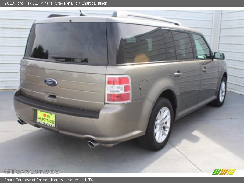 Mineral Gray Metallic / Charcoal Black 2013 Ford Flex SE