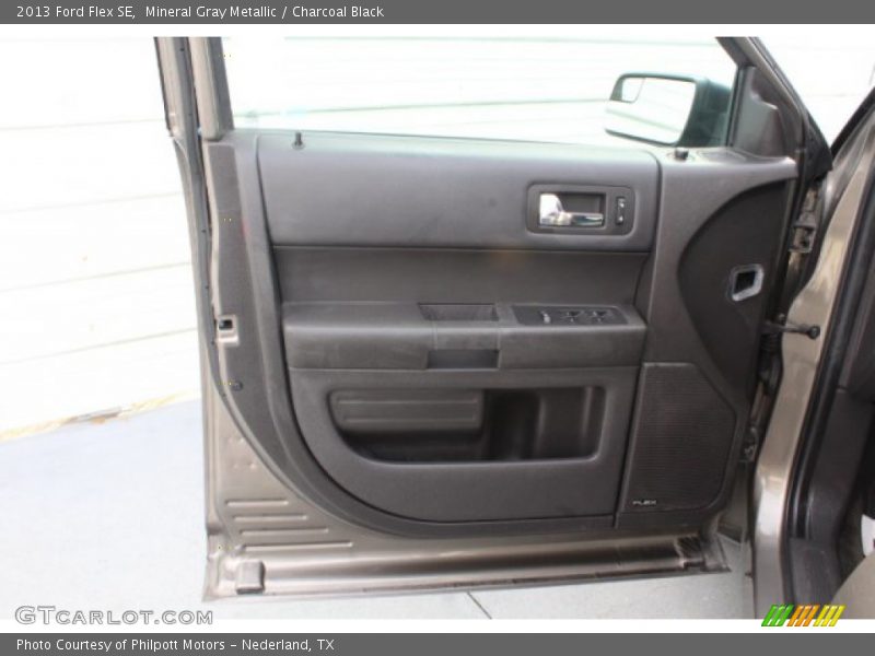 Mineral Gray Metallic / Charcoal Black 2013 Ford Flex SE