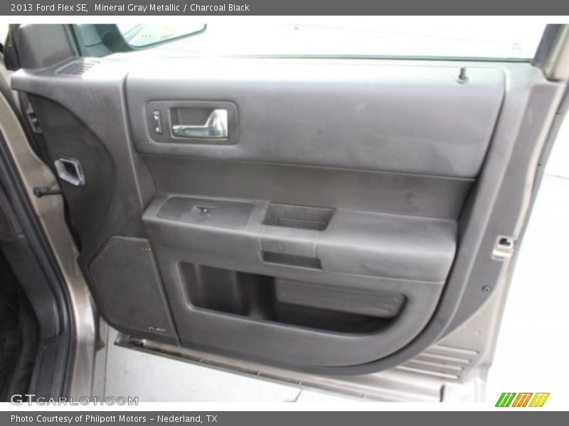 Mineral Gray Metallic / Charcoal Black 2013 Ford Flex SE