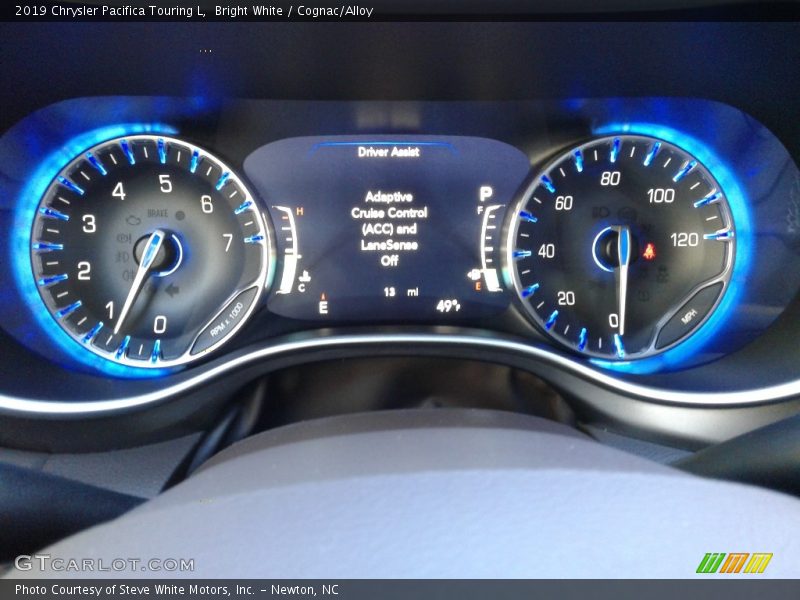 Bright White / Cognac/Alloy 2019 Chrysler Pacifica Touring L