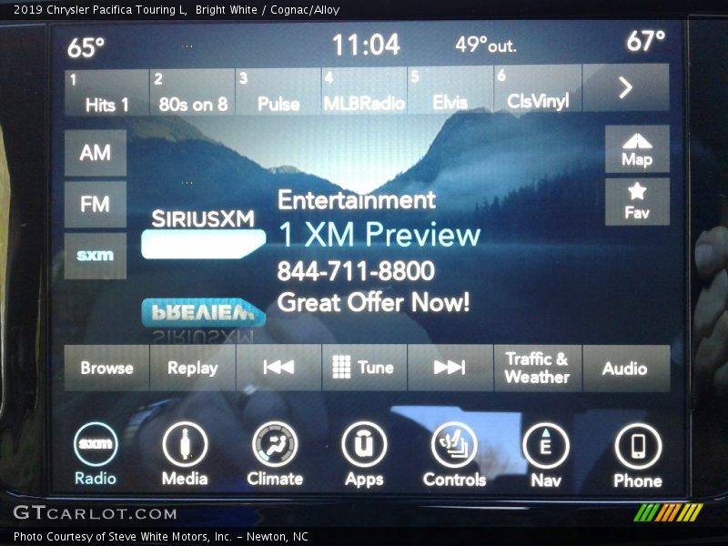 Bright White / Cognac/Alloy 2019 Chrysler Pacifica Touring L