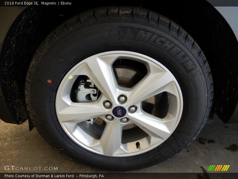Magnetic / Ebony 2019 Ford Edge SE