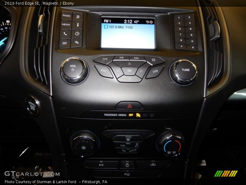 Magnetic / Ebony 2019 Ford Edge SE