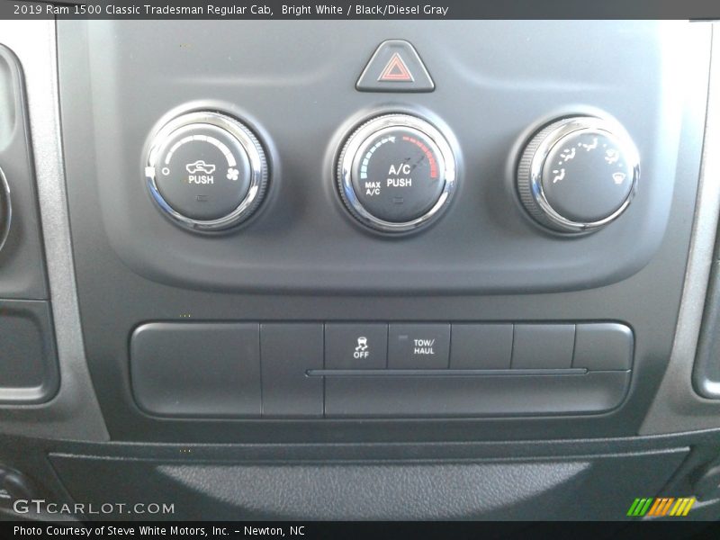 Bright White / Black/Diesel Gray 2019 Ram 1500 Classic Tradesman Regular Cab