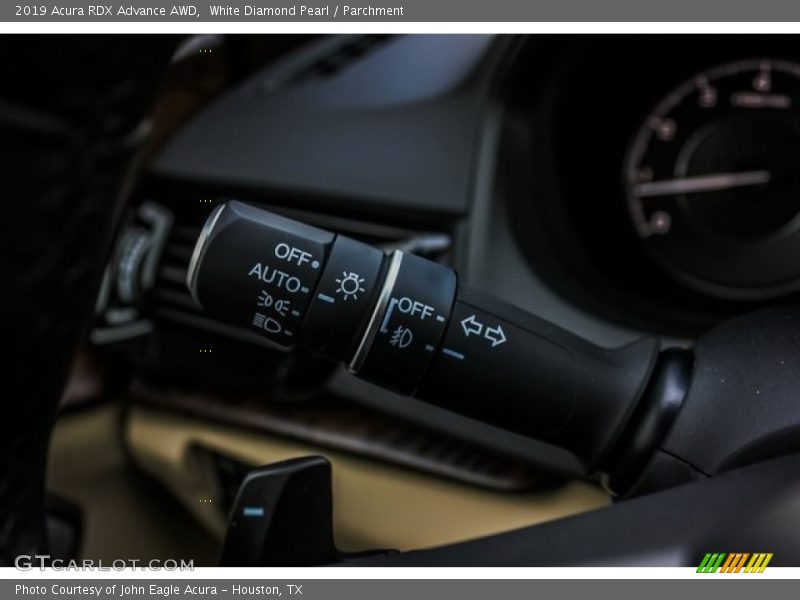 White Diamond Pearl / Parchment 2019 Acura RDX Advance AWD