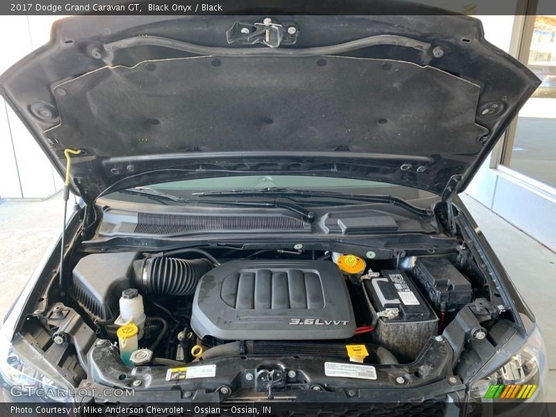 Black Onyx / Black 2017 Dodge Grand Caravan GT