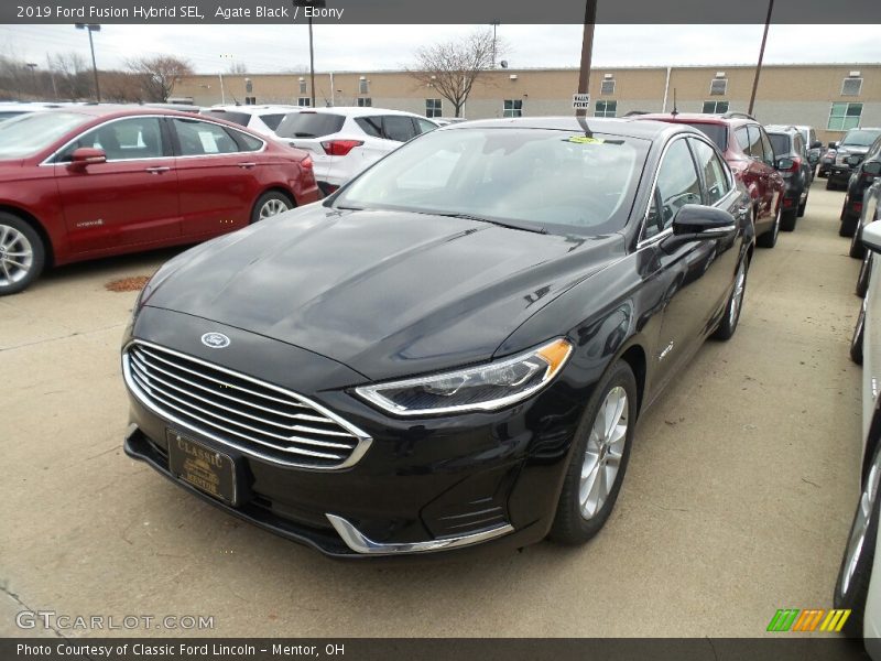 Front 3/4 View of 2019 Fusion Hybrid SEL