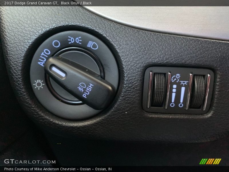 Black Onyx / Black 2017 Dodge Grand Caravan GT