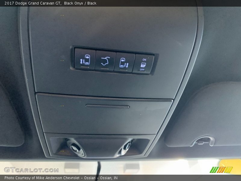 Black Onyx / Black 2017 Dodge Grand Caravan GT