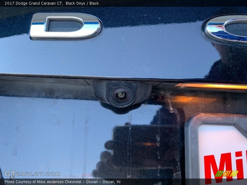 Black Onyx / Black 2017 Dodge Grand Caravan GT