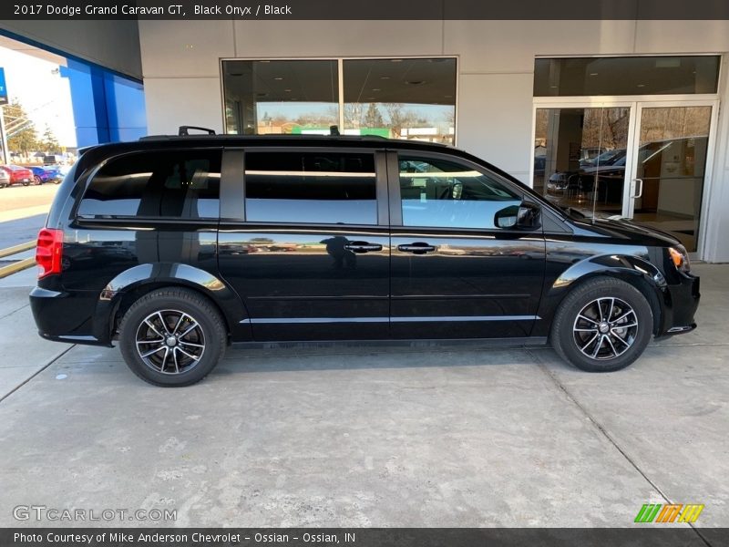 Black Onyx / Black 2017 Dodge Grand Caravan GT