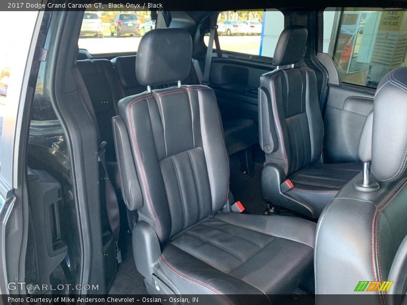 Black Onyx / Black 2017 Dodge Grand Caravan GT