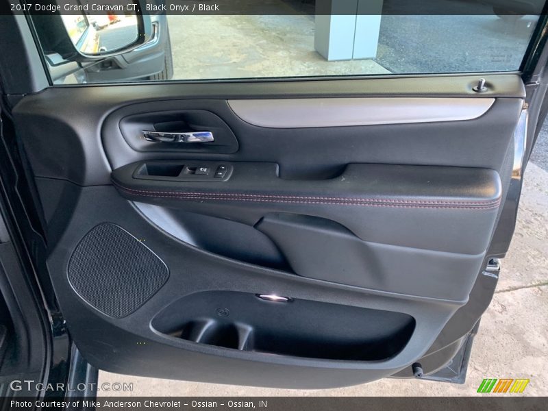 Black Onyx / Black 2017 Dodge Grand Caravan GT