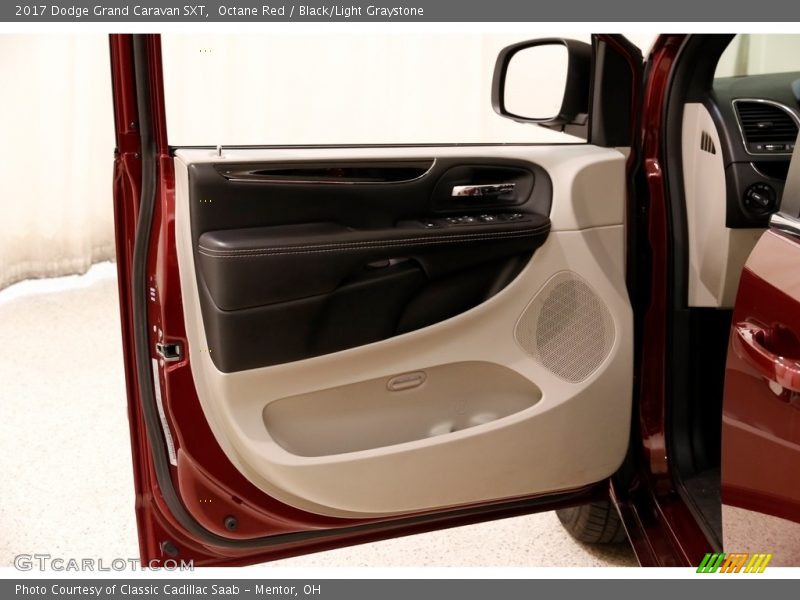 Octane Red / Black/Light Graystone 2017 Dodge Grand Caravan SXT