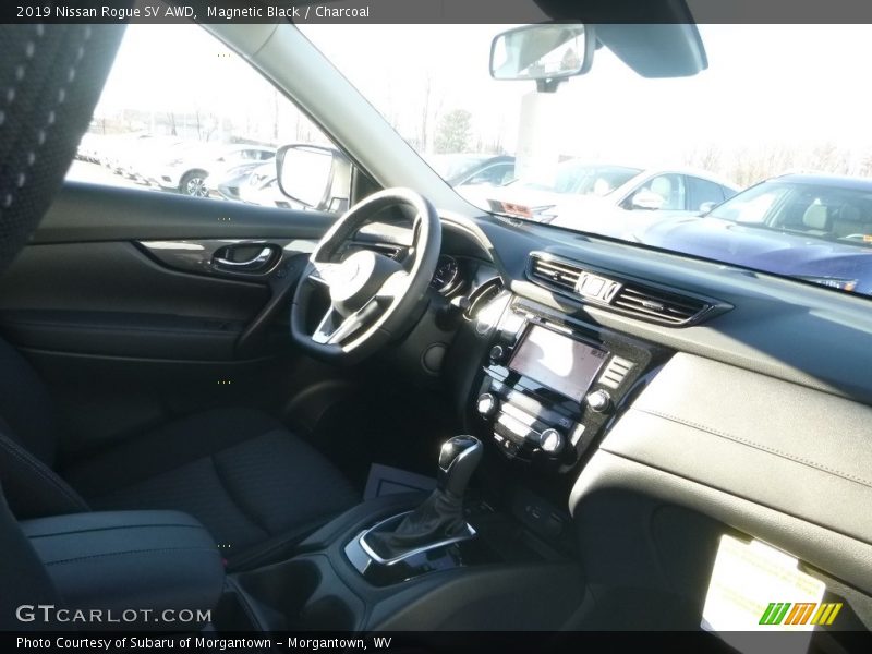 Magnetic Black / Charcoal 2019 Nissan Rogue SV AWD