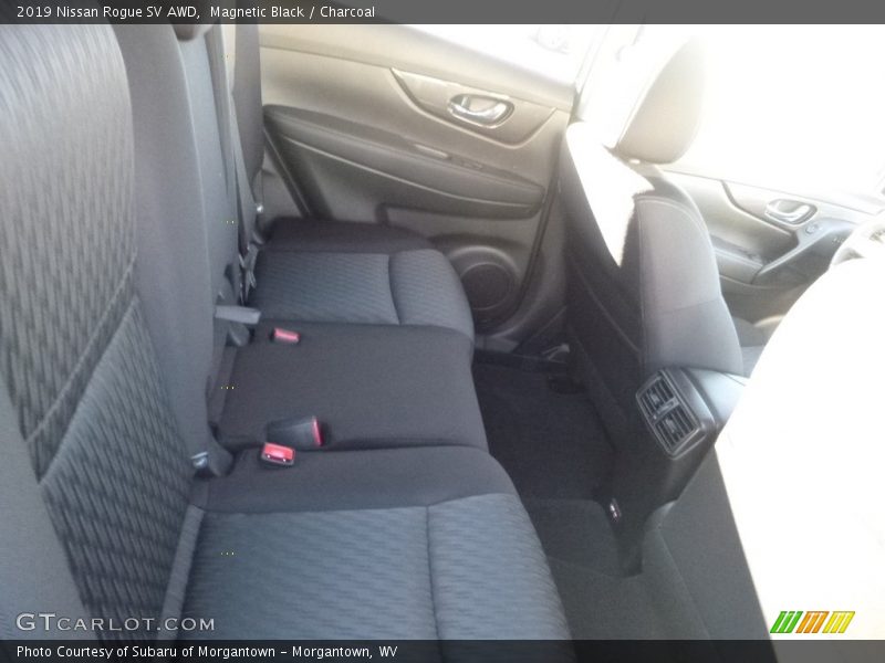 Magnetic Black / Charcoal 2019 Nissan Rogue SV AWD