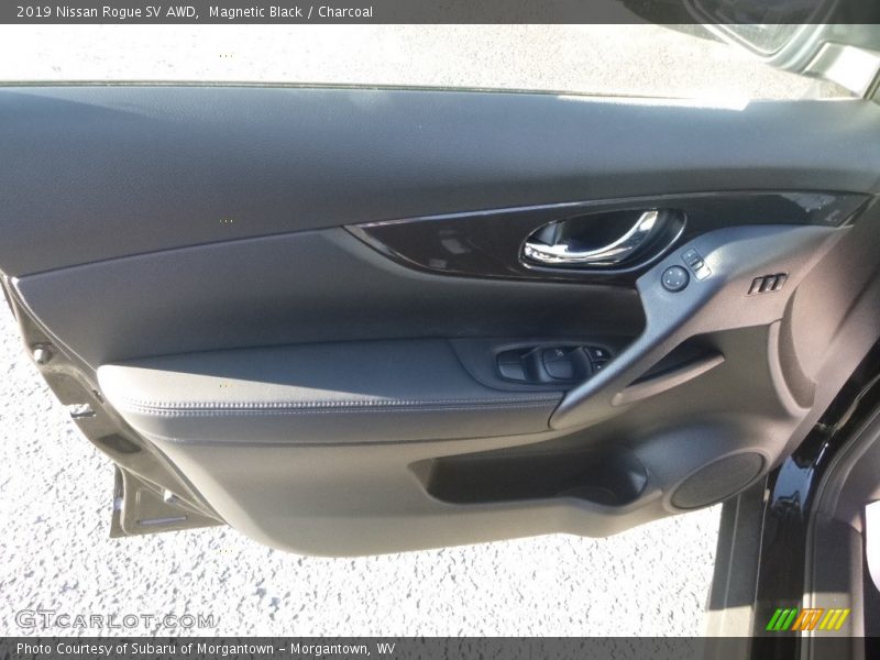 Magnetic Black / Charcoal 2019 Nissan Rogue SV AWD