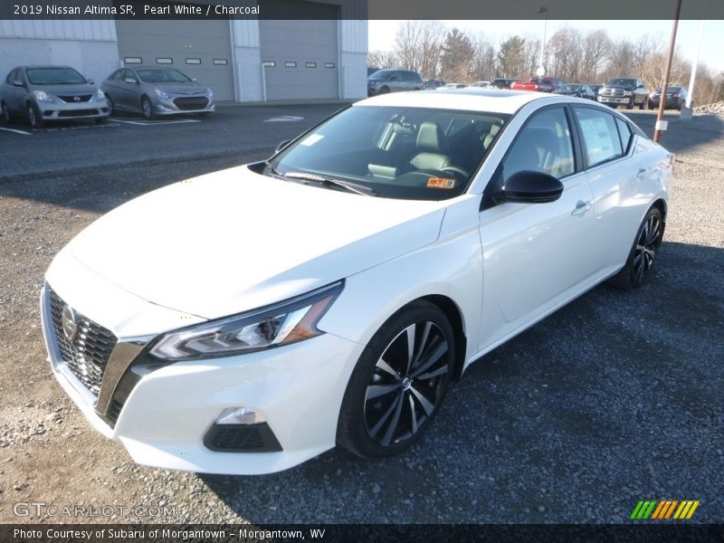 Pearl White / Charcoal 2019 Nissan Altima SR