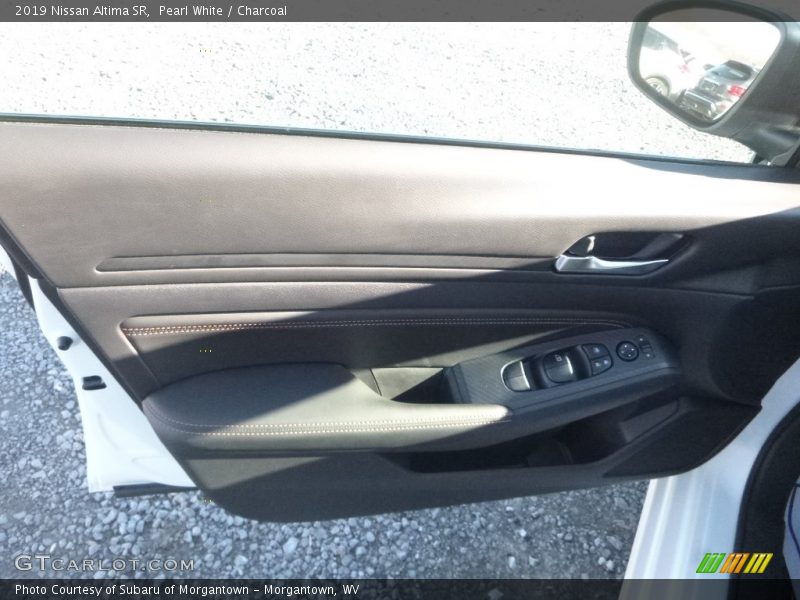 Pearl White / Charcoal 2019 Nissan Altima SR