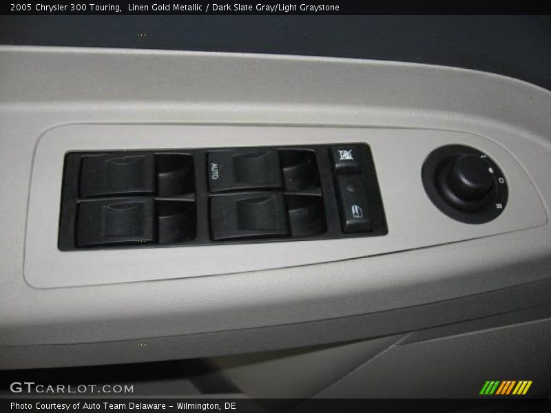 Linen Gold Metallic / Dark Slate Gray/Light Graystone 2005 Chrysler 300 Touring