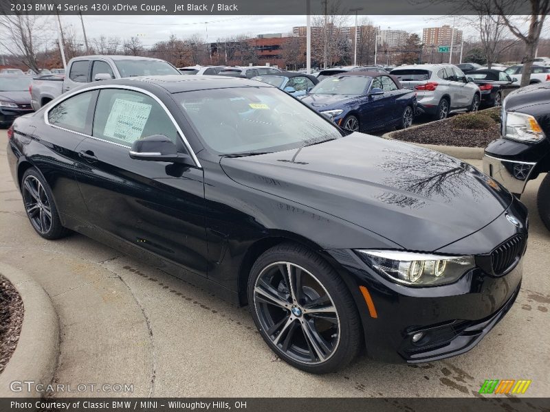 Front 3/4 View of 2019 4 Series 430i xDrive Coupe