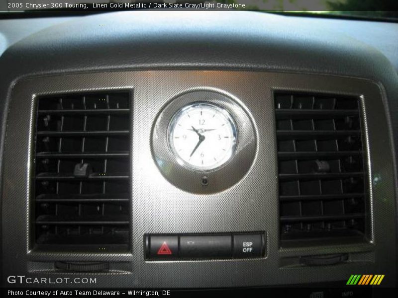 Linen Gold Metallic / Dark Slate Gray/Light Graystone 2005 Chrysler 300 Touring