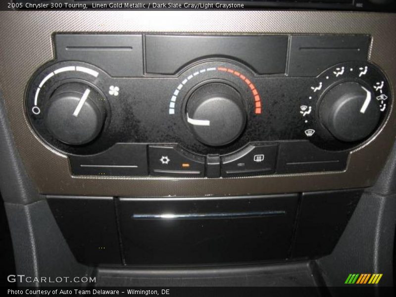 Linen Gold Metallic / Dark Slate Gray/Light Graystone 2005 Chrysler 300 Touring