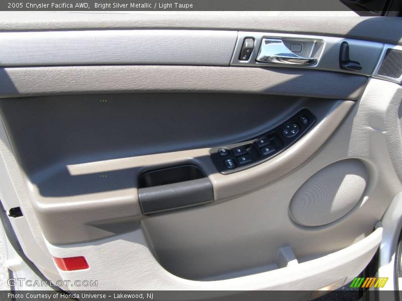 Bright Silver Metallic / Light Taupe 2005 Chrysler Pacifica AWD