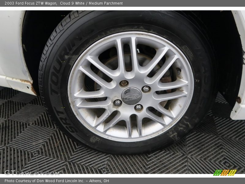 Cloud 9 White / Medium Parchment 2003 Ford Focus ZTW Wagon