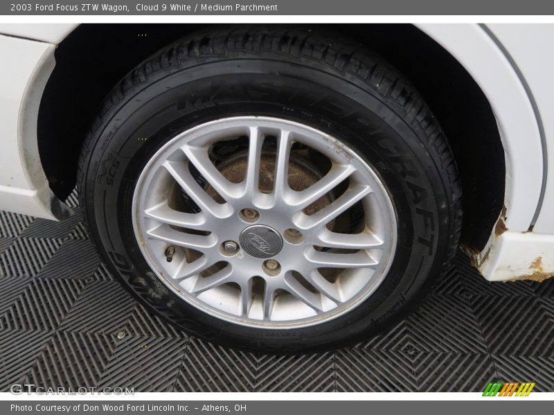 Cloud 9 White / Medium Parchment 2003 Ford Focus ZTW Wagon