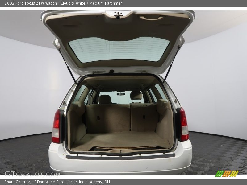Cloud 9 White / Medium Parchment 2003 Ford Focus ZTW Wagon