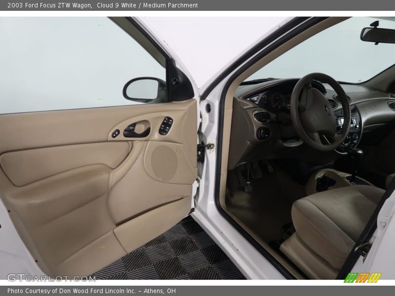 Cloud 9 White / Medium Parchment 2003 Ford Focus ZTW Wagon