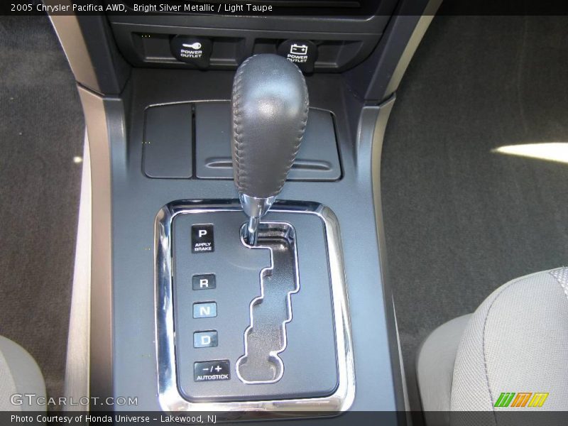 Bright Silver Metallic / Light Taupe 2005 Chrysler Pacifica AWD