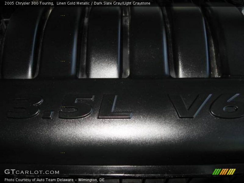 Linen Gold Metallic / Dark Slate Gray/Light Graystone 2005 Chrysler 300 Touring