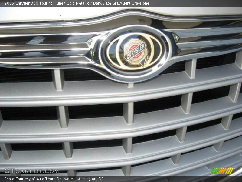 Linen Gold Metallic / Dark Slate Gray/Light Graystone 2005 Chrysler 300 Touring