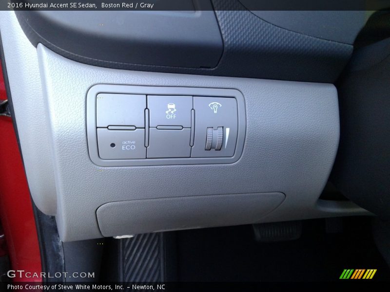 Boston Red / Gray 2016 Hyundai Accent SE Sedan