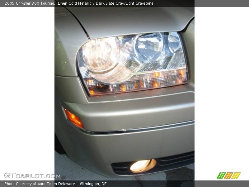 Linen Gold Metallic / Dark Slate Gray/Light Graystone 2005 Chrysler 300 Touring