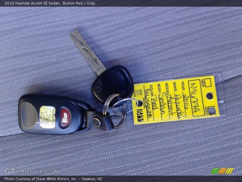 Boston Red / Gray 2016 Hyundai Accent SE Sedan