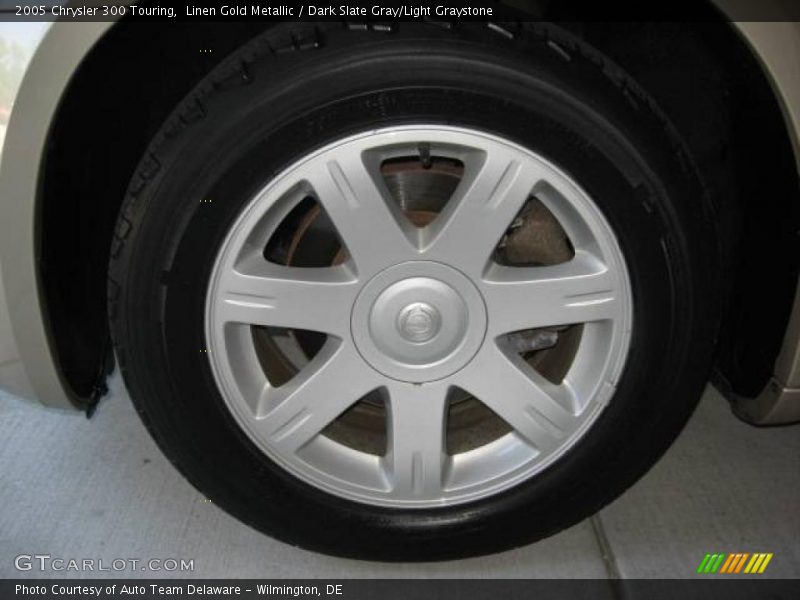 Linen Gold Metallic / Dark Slate Gray/Light Graystone 2005 Chrysler 300 Touring