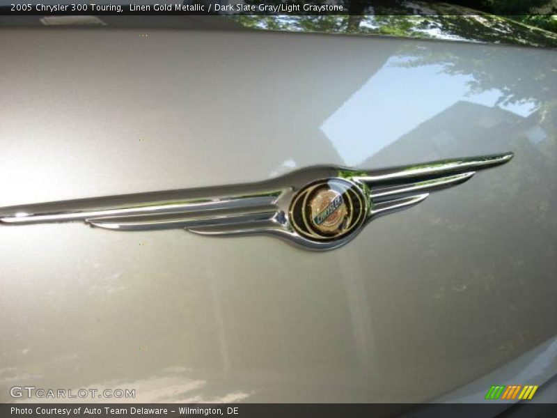 Linen Gold Metallic / Dark Slate Gray/Light Graystone 2005 Chrysler 300 Touring