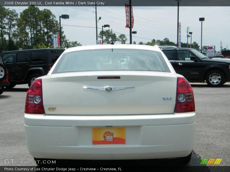Cool Vanilla White / Dark Slate Gray 2008 Chrysler 300 LX