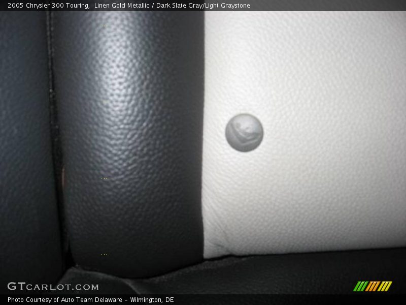 Linen Gold Metallic / Dark Slate Gray/Light Graystone 2005 Chrysler 300 Touring