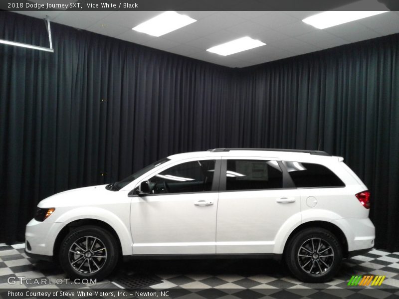 Vice White / Black 2018 Dodge Journey SXT