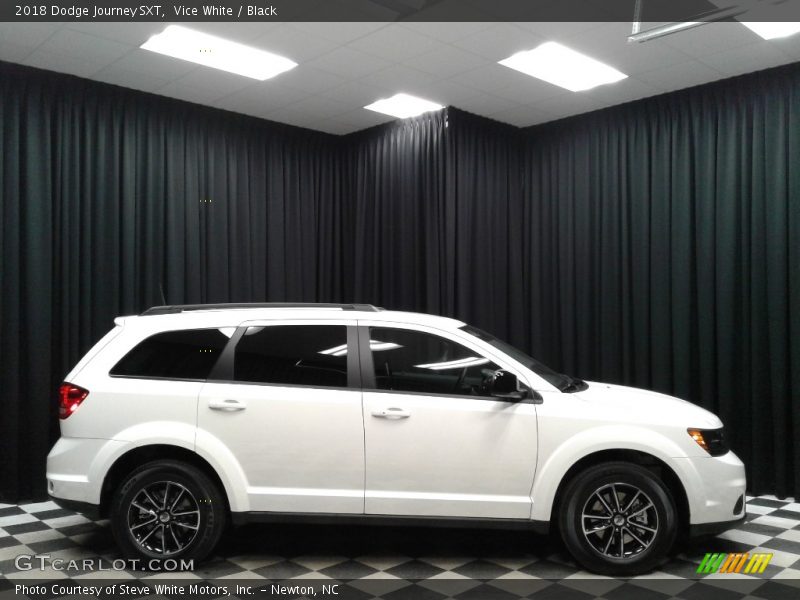 Vice White / Black 2018 Dodge Journey SXT