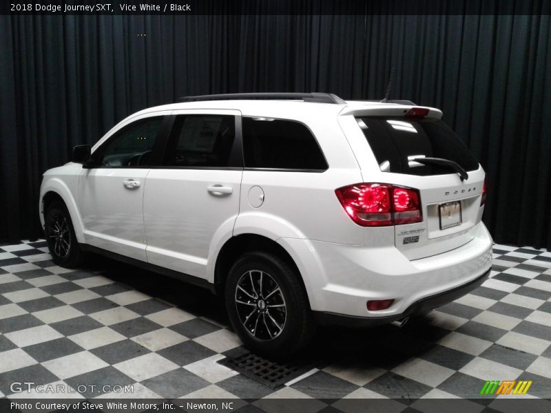 Vice White / Black 2018 Dodge Journey SXT