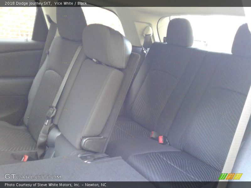 Vice White / Black 2018 Dodge Journey SXT