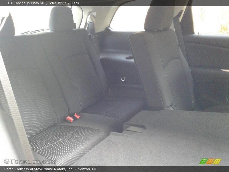 Vice White / Black 2018 Dodge Journey SXT